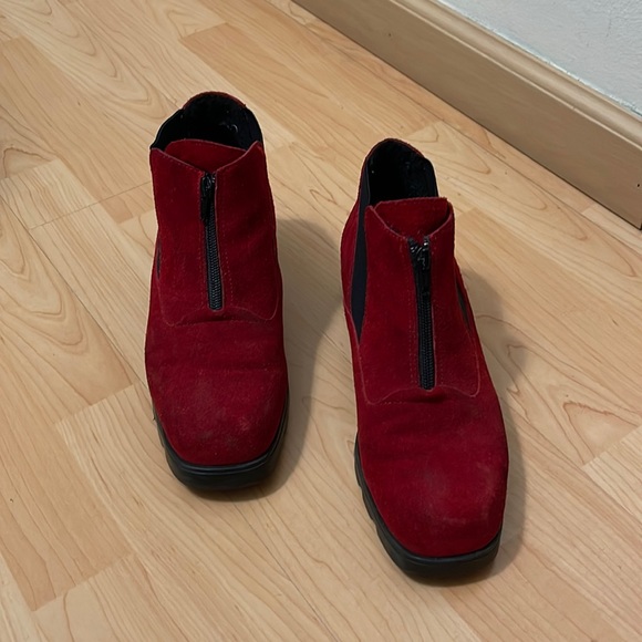 Vintage 90s Red Suede boots Barbo - Picture 1 of 6